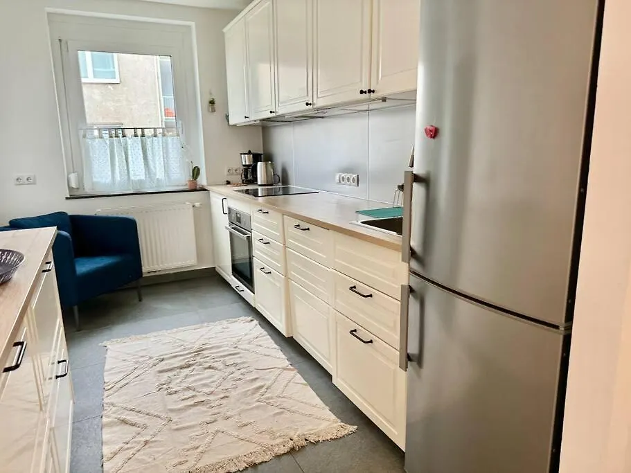 Happy Home Near Airport With Free Parking Schwechat Apartament